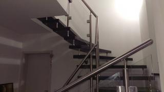 Bolzentreppe gewendelt mit Glasgeländer Bolzentreppe gewendelt