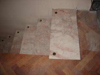 Freitragende Marmortreppe Freitragende Marmortreppe