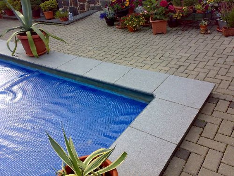 Poolsteine und Poolumrandungen aus Granit zu Spitzenpreisen