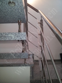 freitragende Treppe Granit Bolzentreppe G603
